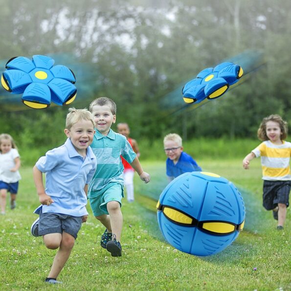 Vliegende UFO bal volop speelplezier lekker buiten spelen