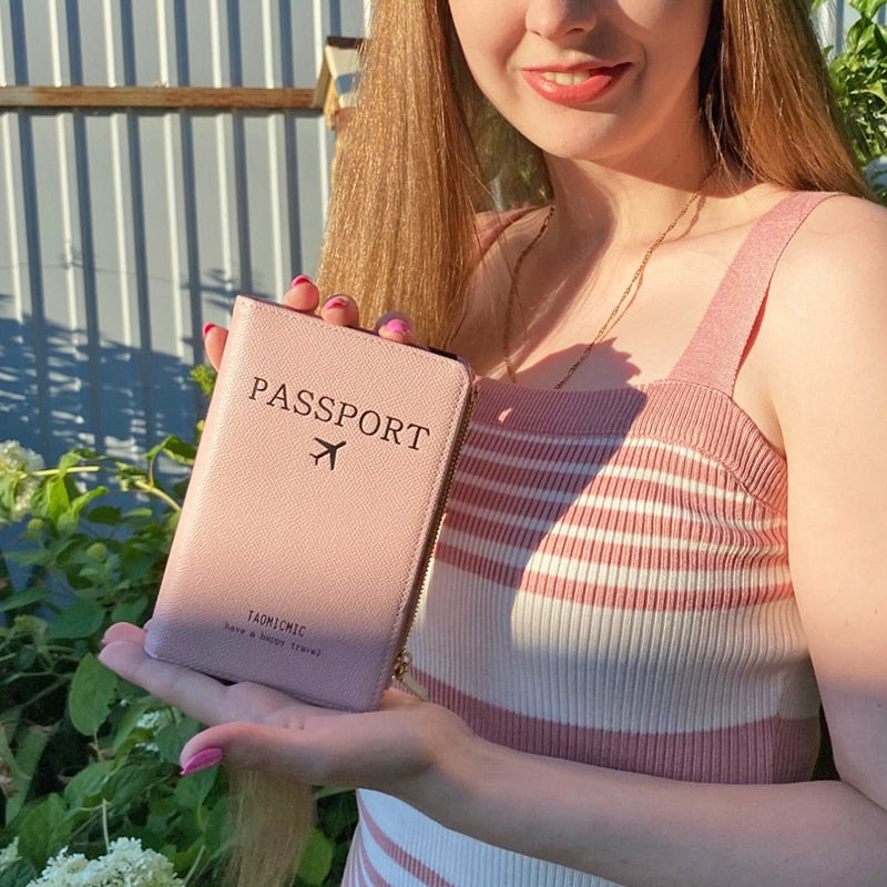 Paspoort mapje - PU leer cover - RFID beveiliging - Onmisbaar voor op reis - Paspoorten, pasjes, geld, foto's, alles past erin - Duurzaam - Praktisch