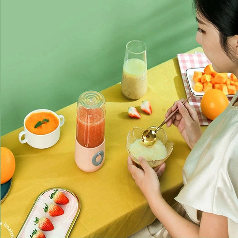 Blender To Go - Smoothie Maker - Oplaadbare Mini Blender - Smoothies &amp; Shakes - Draadloos &amp; Draagbaar - Fruit Mixer - USB Oplaadbaar - 350ML