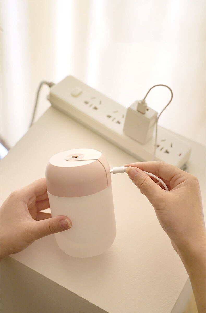 Mini Aroma diffuser - 3 in 1 - aroma verspreider/luchtbevochtiger/led lamp - heerlijke geuren in uw huis - mooie led lamp - zuinig in energieverbruik