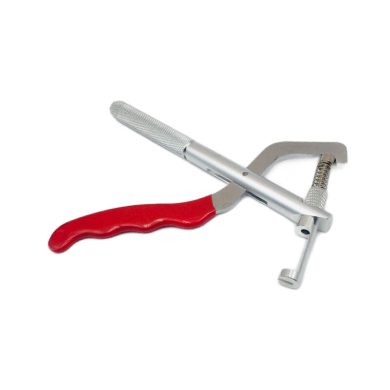 vouwsleuteltang met splitpen. in de hand gehouden tang voor het verwijderen van riem. tang voor het verwijderen van riem