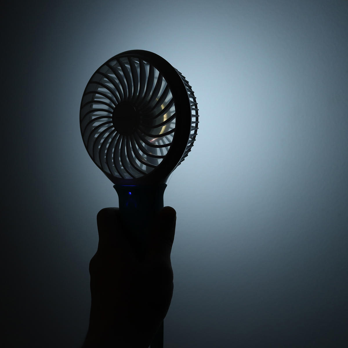 usb-koelventilator draagbare handventilator 3 snelheden mini-ventilator led-licht 2200mah batterij hangende ventilator
